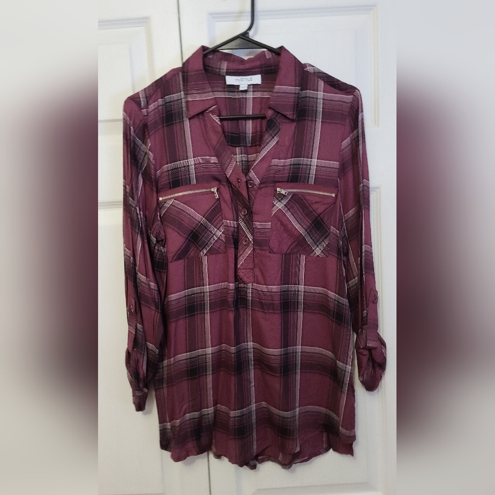 Soft plaid quarter button top